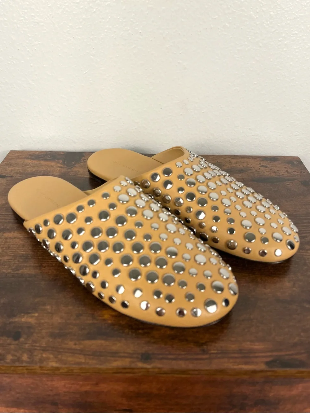 Tory Burch 8.5 Studded Embellished Beige Leather Slip-On Flat Mules